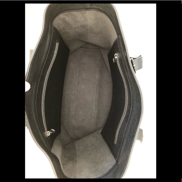 Louis Vuitton 
Voyage Tote
Black Taurillon Leather - Picture 7 of 12